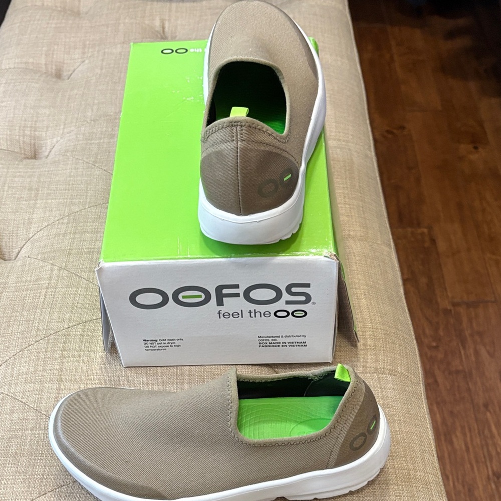 OOFOS women’s  Tan Slip-On Loafers